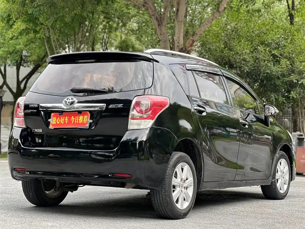 TOYOTA ESCAPE 2014