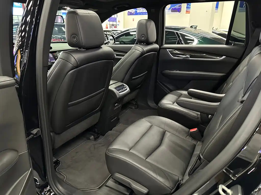 CADILLAC XT6 2021