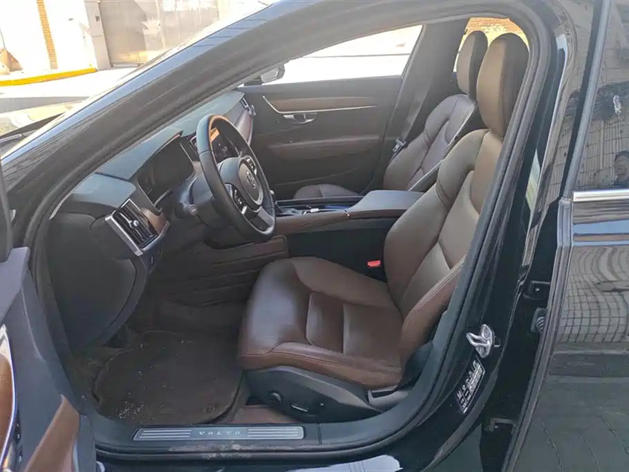 VOLVO S90 2020