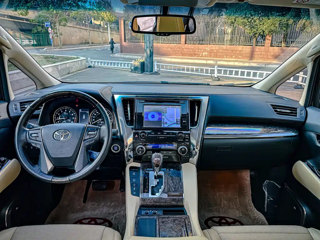 TOYOTA ALPHARD 2019
