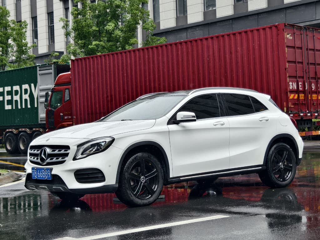 MERCEDES BENZ GLA 2019