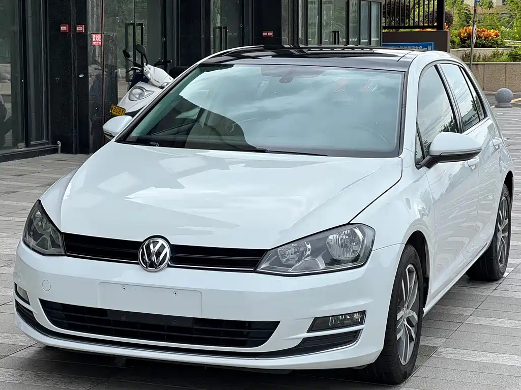 VOLKSWAGEN GOLF 2016