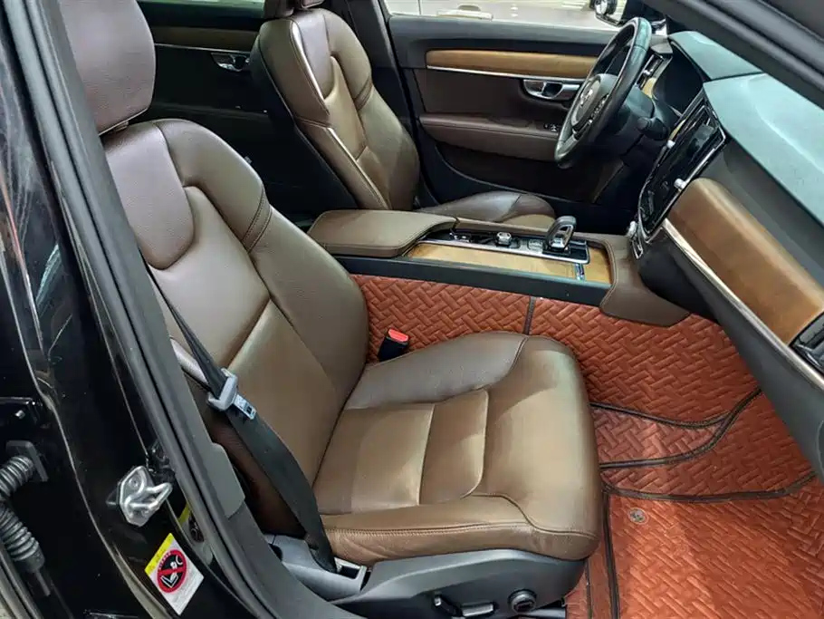 VOLVO S90 2022