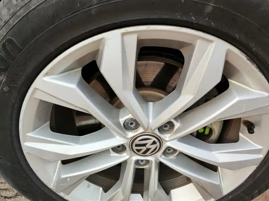 VOLKSWAGEN MAGOTAN 2017