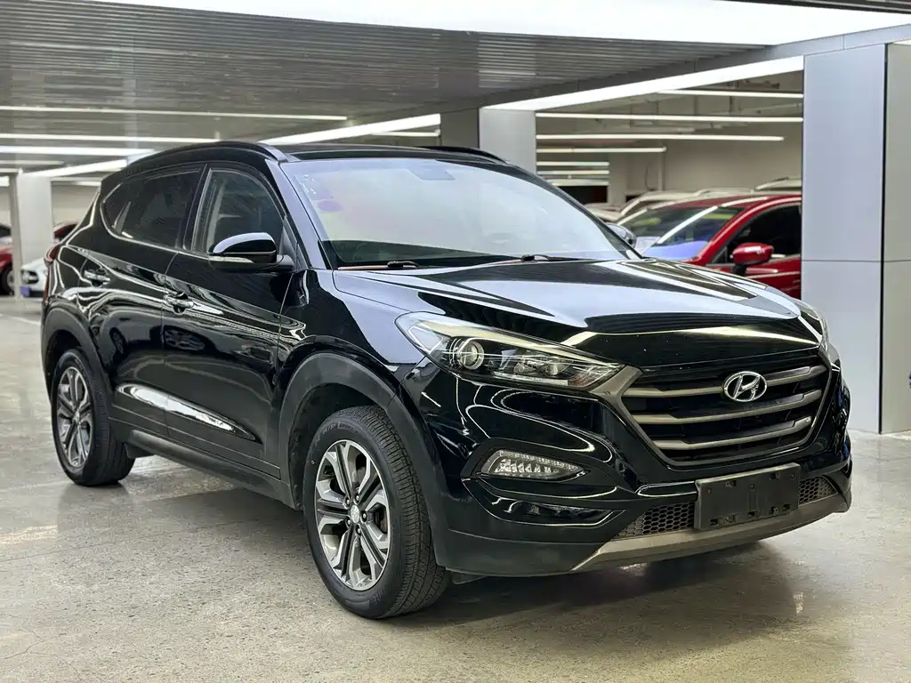 HYUNDAI TUCSON 2015