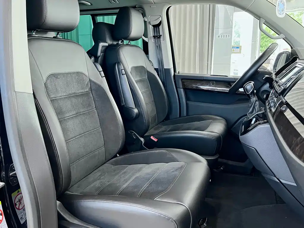 VOLKSWAGEN MULTIVAN 2019