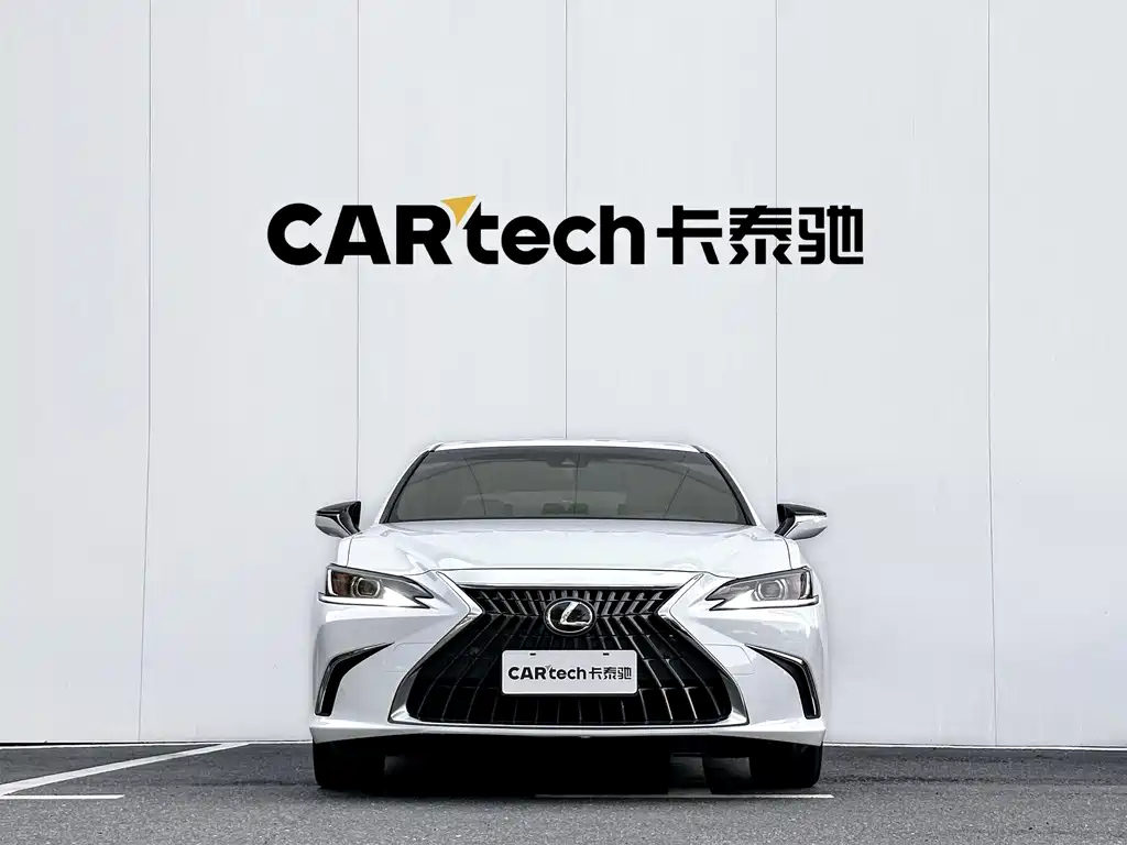 LEXUS ES 2022