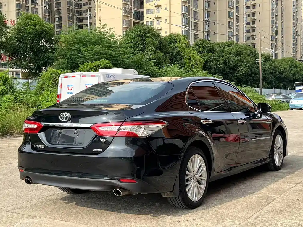 TOYOTA CAMRY 2019