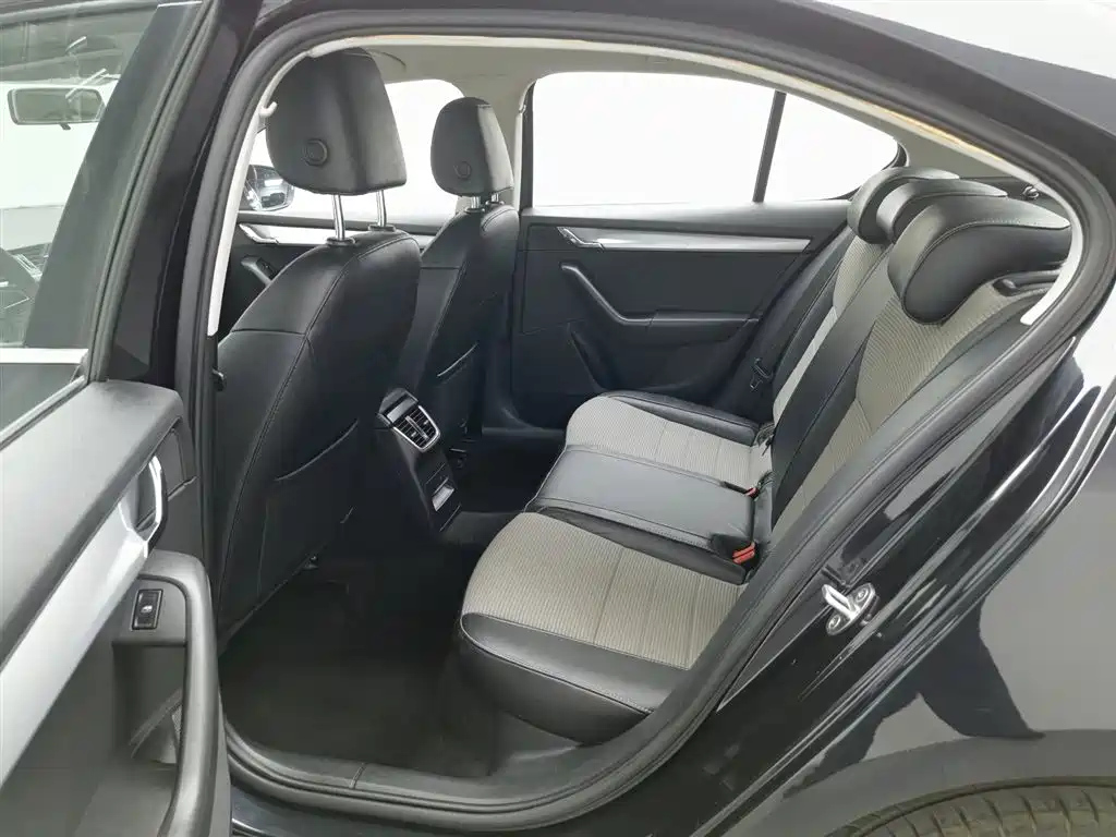 SKODA OCTAVIA 2017