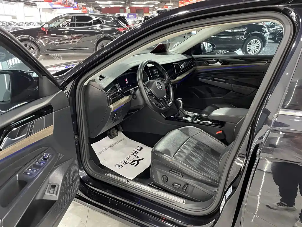 VOLKSWAGEN PASSAT 2019