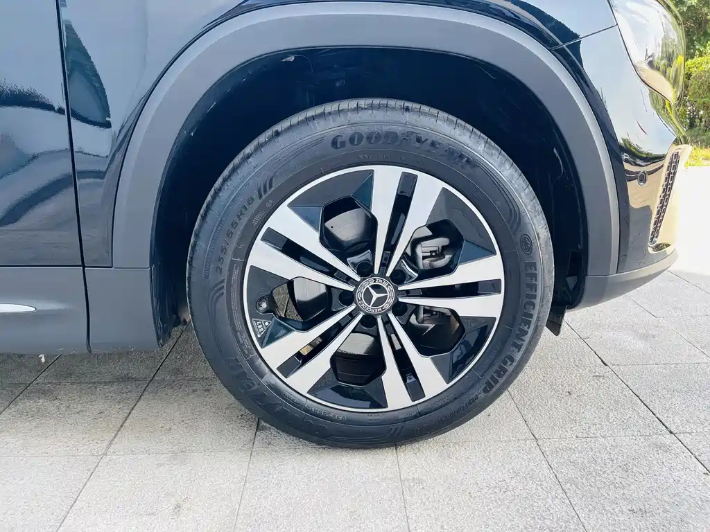 MERCEDES BENZ GLB 2024