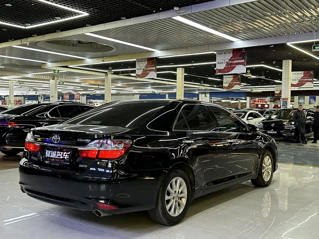 TOYOTA CAMRY 2016