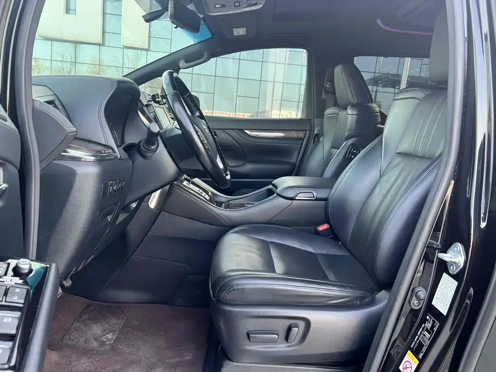 TOYOTA ALPHARD 2018
