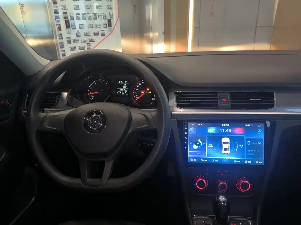 VOLKSWAGEN BORA 2018