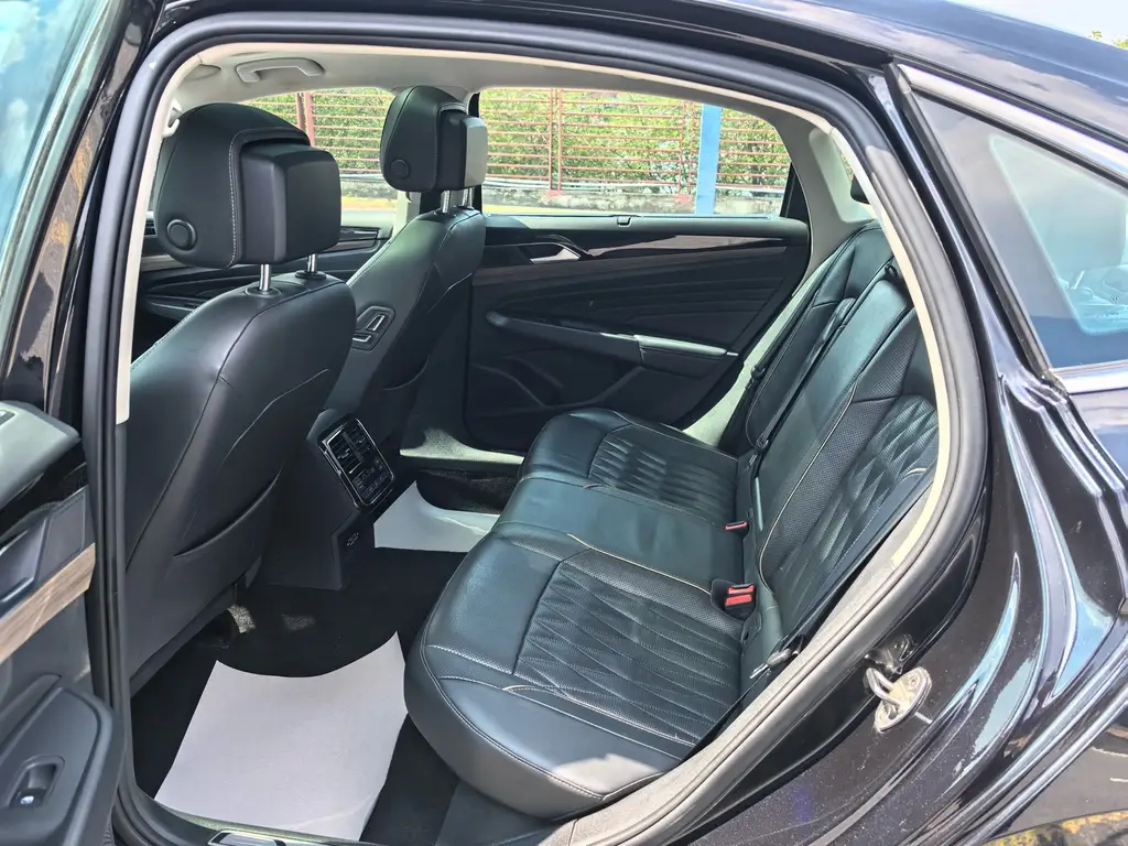 VOLKSWAGEN PASSAT 2020