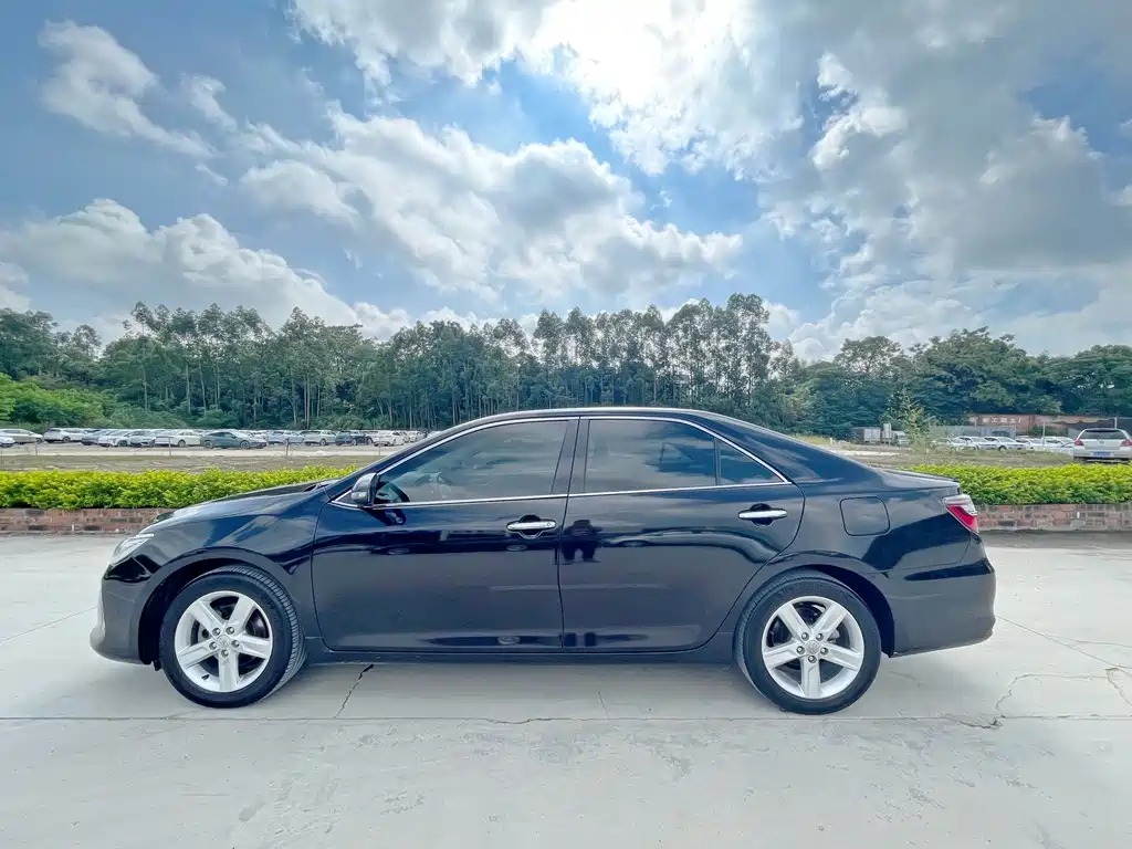 TOYOTA CAMRY 2015