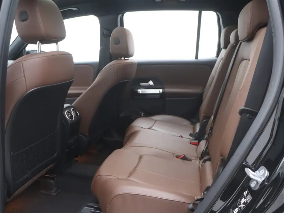 MERCEDES BENZ GLB 2023