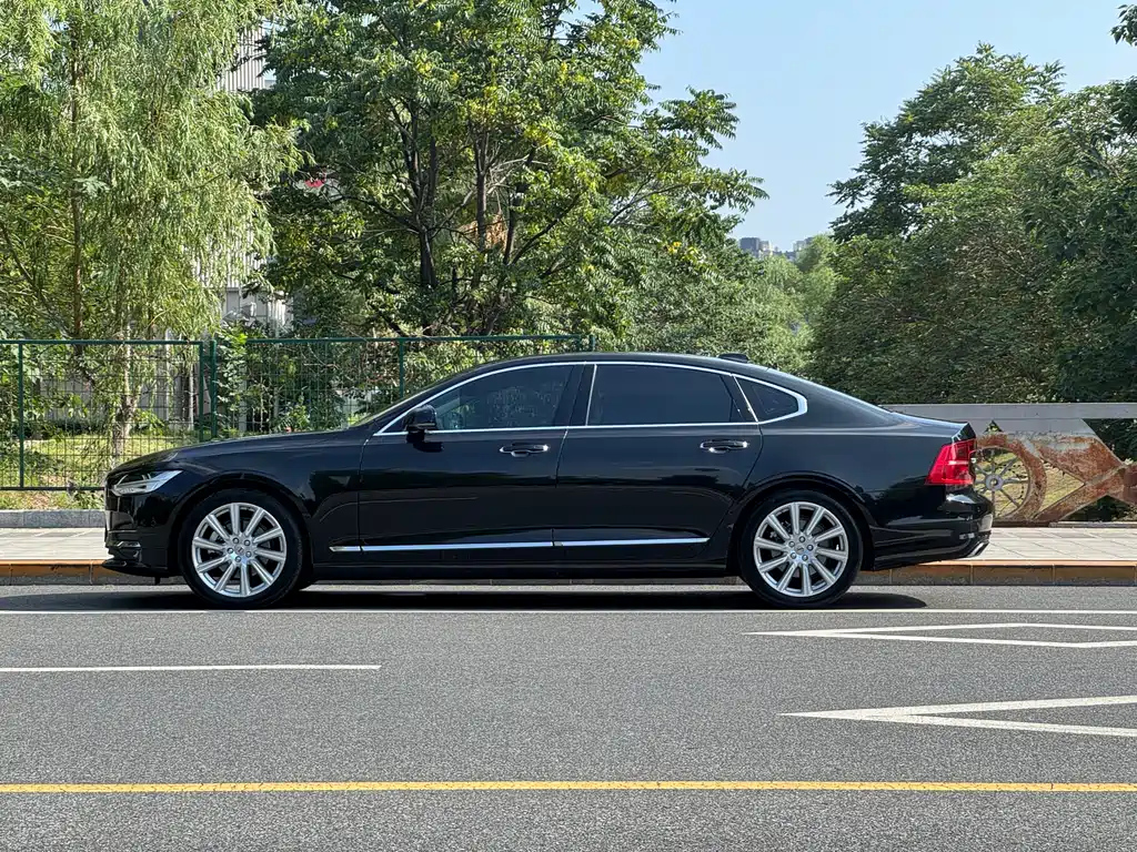VOLVO S90 2018