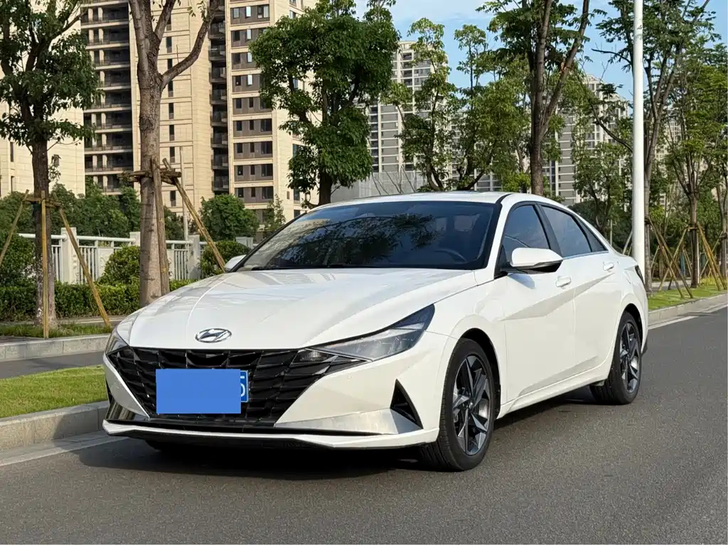 HYUNDAI ELANTRA