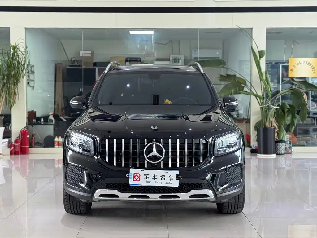 MERCEDES BENZ GLB 2023
