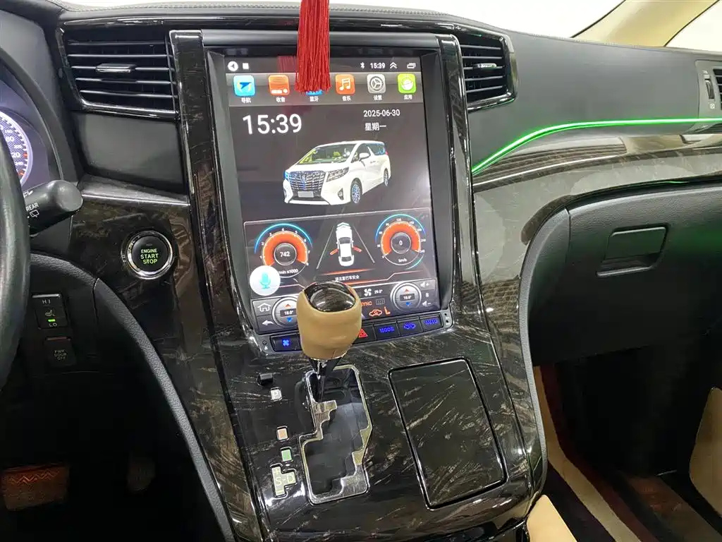 TOYOTA ALPHARD 2012