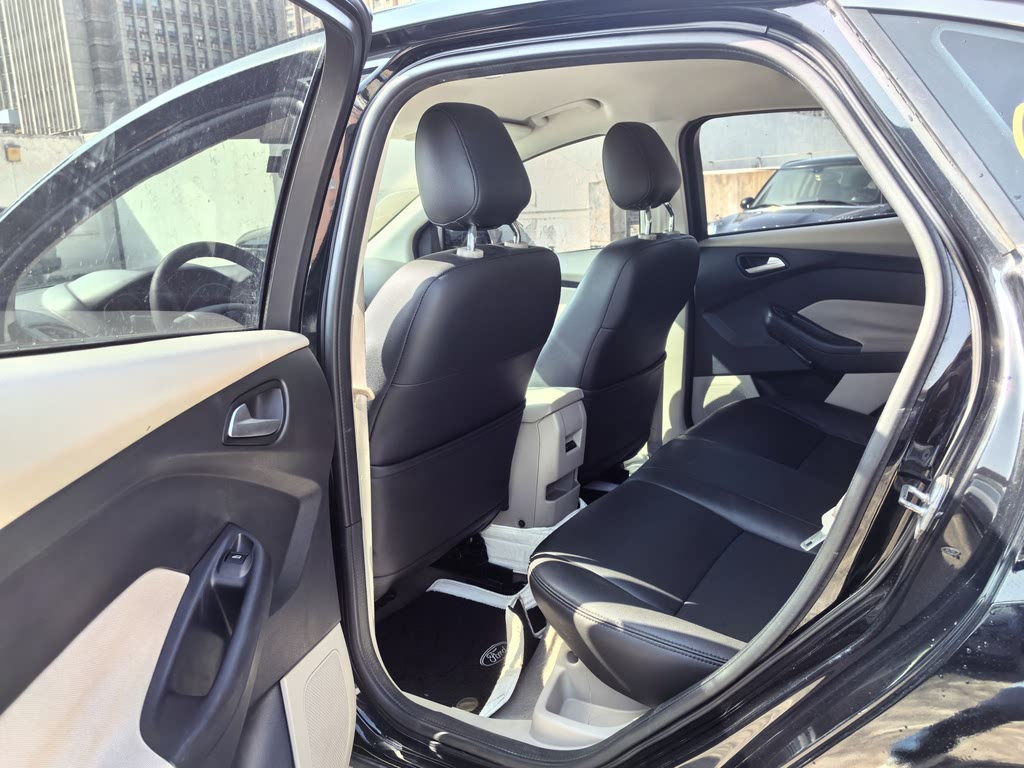 FORD FOCUS 2015