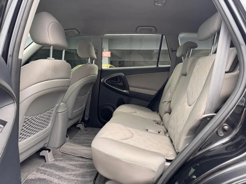 TOYOTA RAV4 RONGFANG 2011