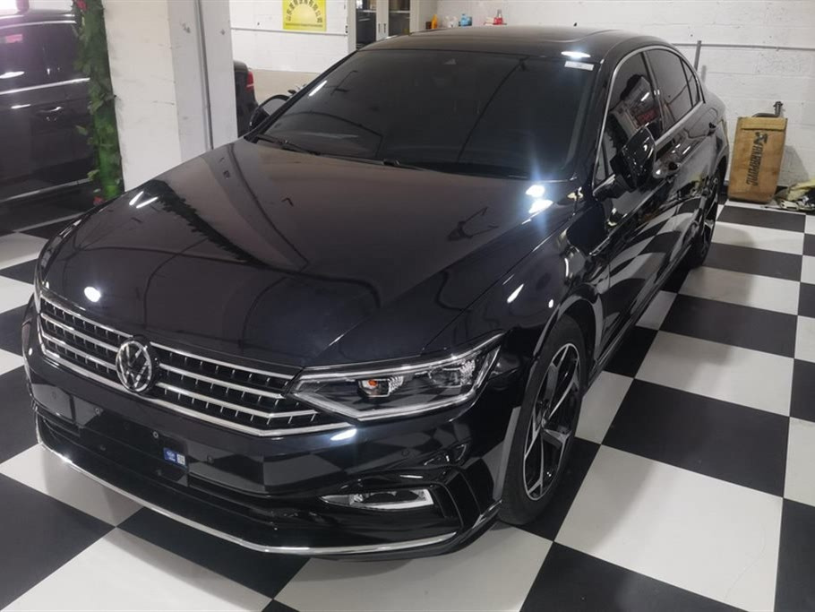 VOLKSWAGEN MAGOTAN 2023