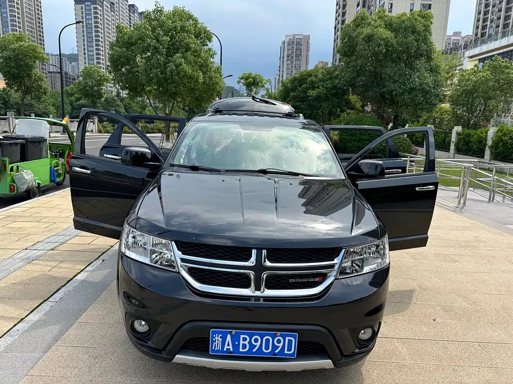 DODGE JCUV 2014