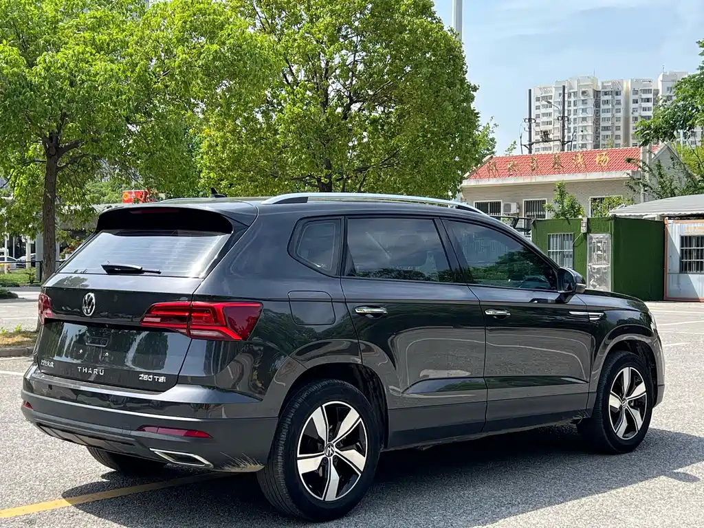 VOLKSWAGEN THARU 2021