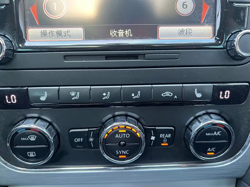 VOLKSWAGEN PASSAT 2015