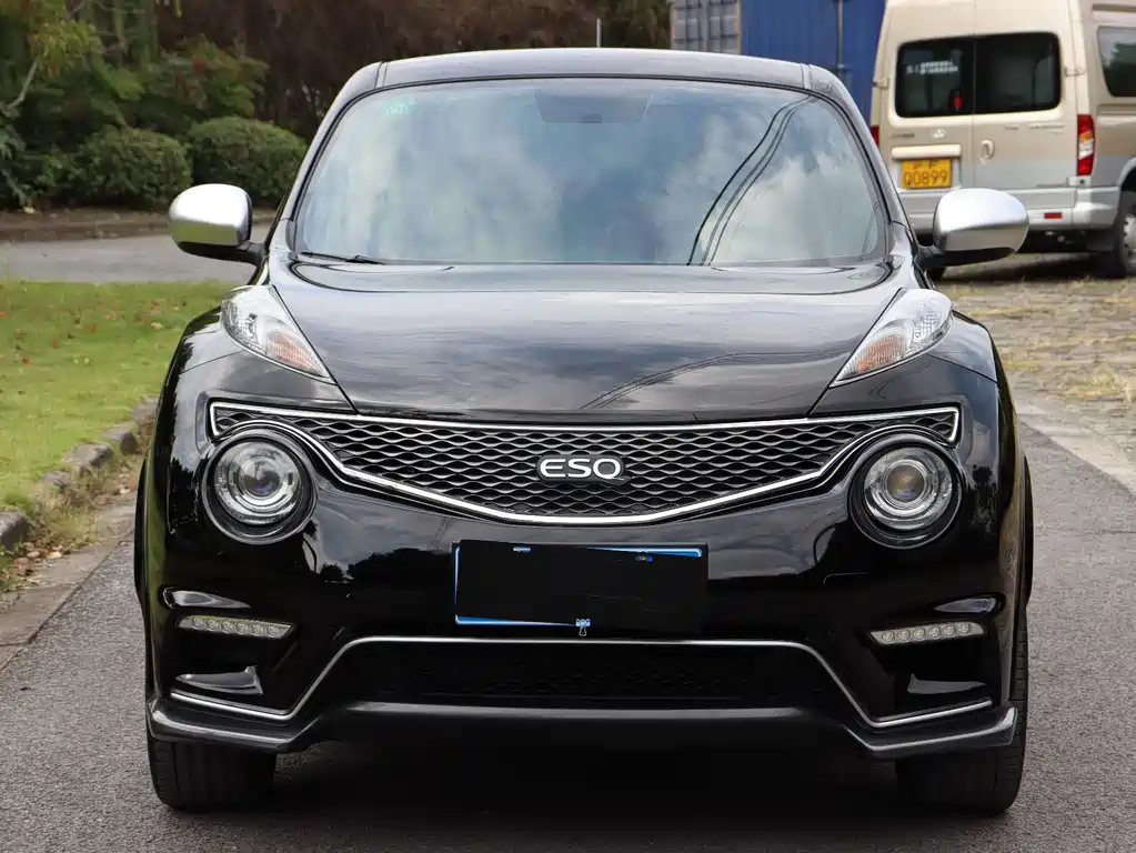 INFINITI ESQ 2017