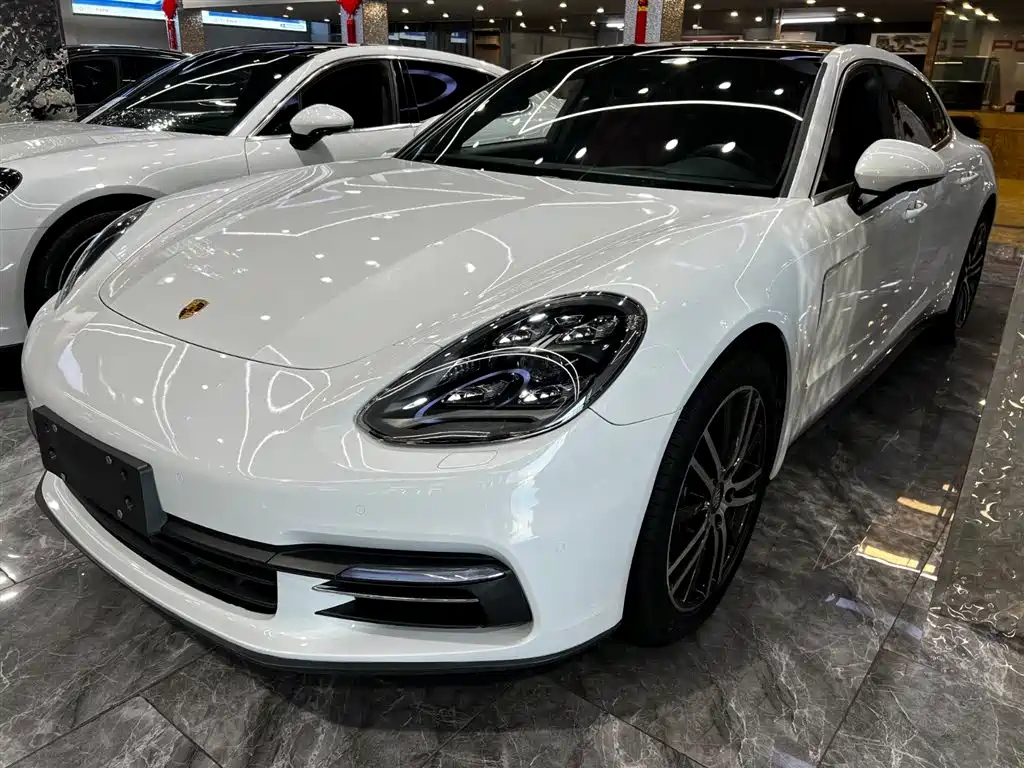 PORSCHE PANAMERA 2017