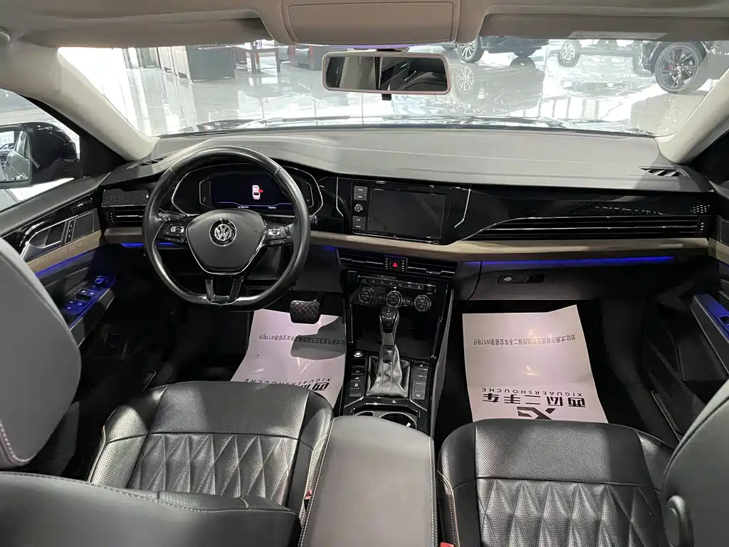 VOLKSWAGEN PASSAT 2019