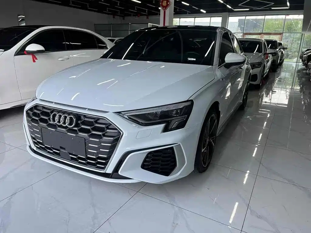 AUDI A3 2021
