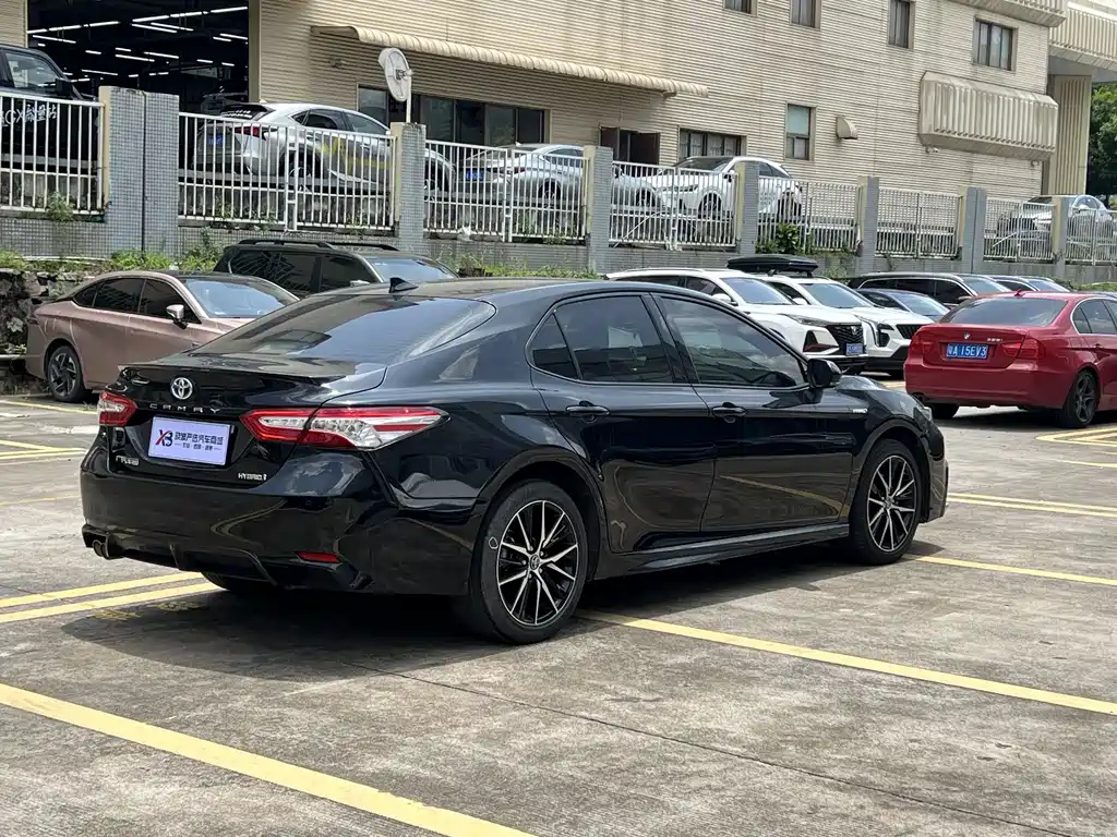 TOYOTA CAMRY 2021