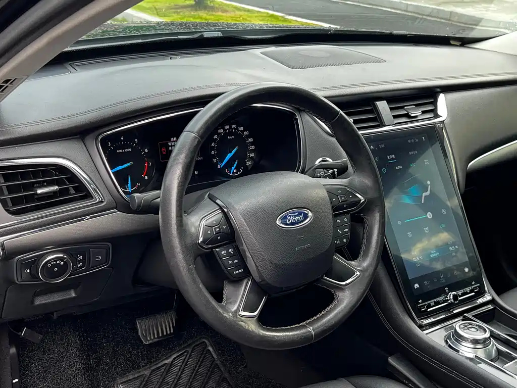 FORD TAURUS 2019