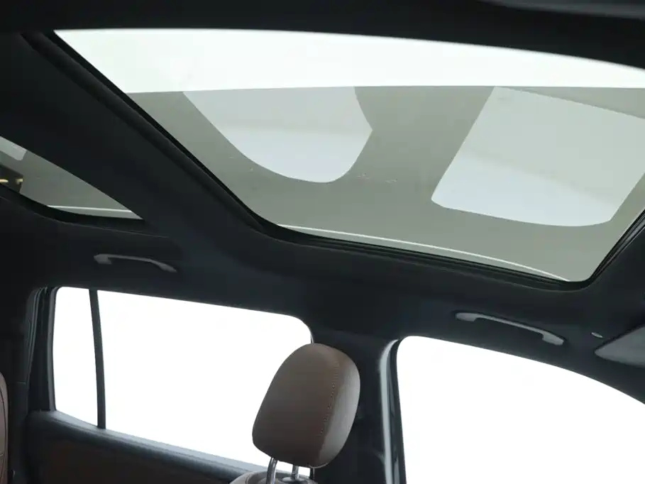 MERCEDES BENZ GLB 2023