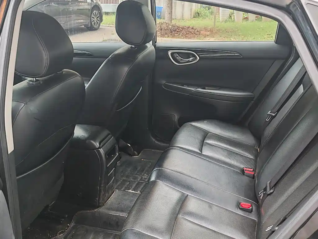 NISSAN SYLPHY 2019