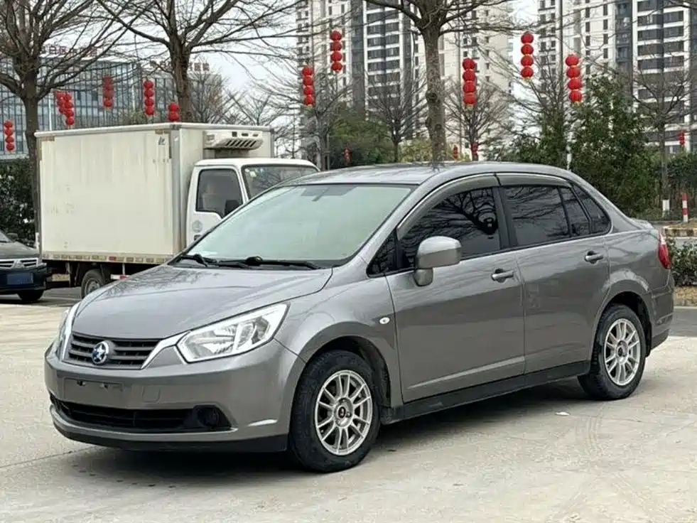 VENUCIA D50 2013
