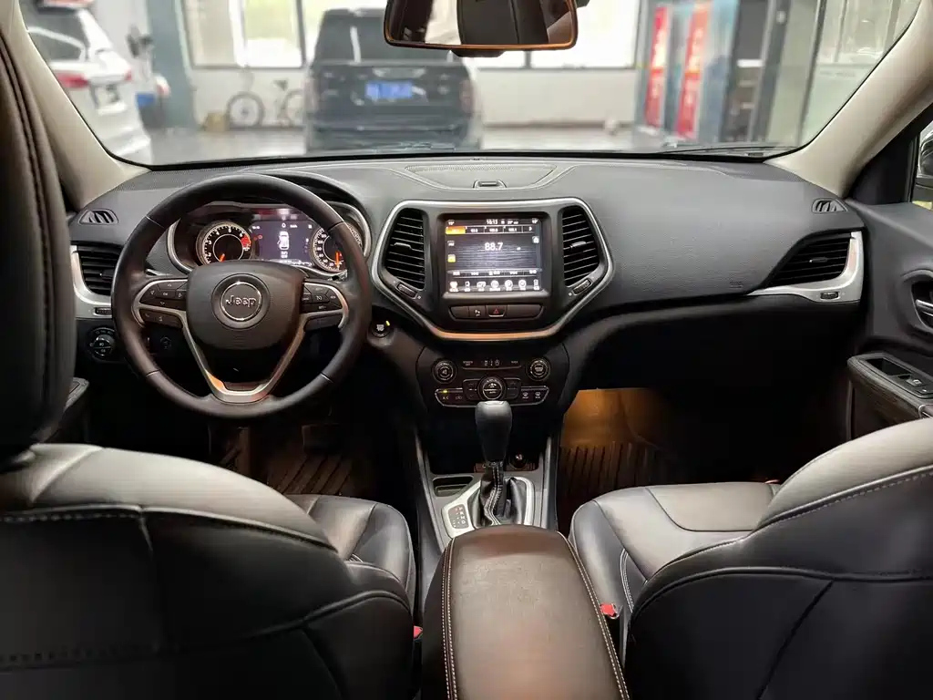 JEEP CHEROKEE 2020