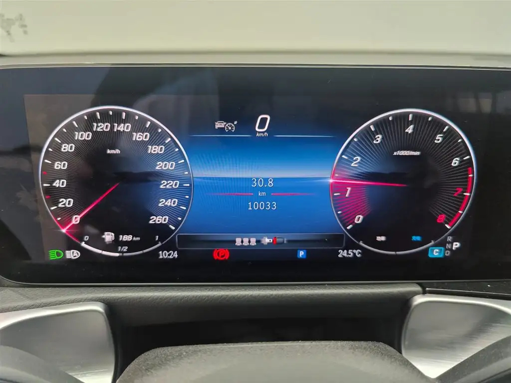MERCEDES BENZ GLB 2023