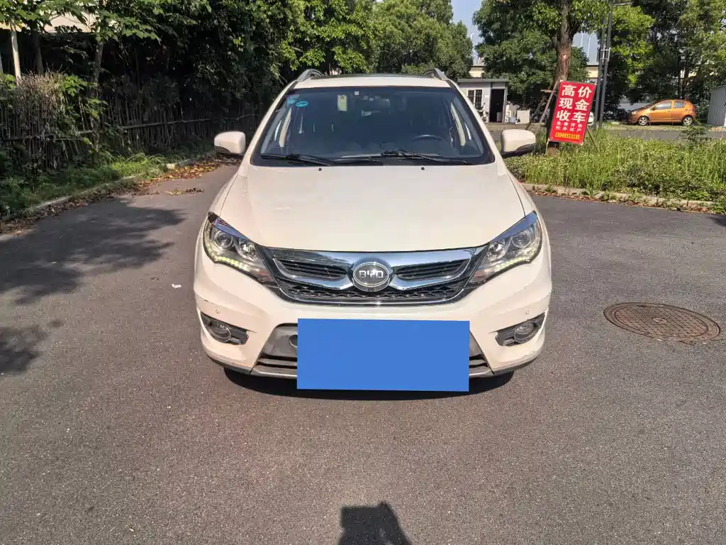 BYD S7 2015