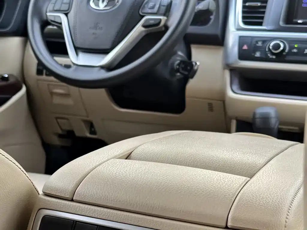 TOYOTA HIGHLANDER 2018