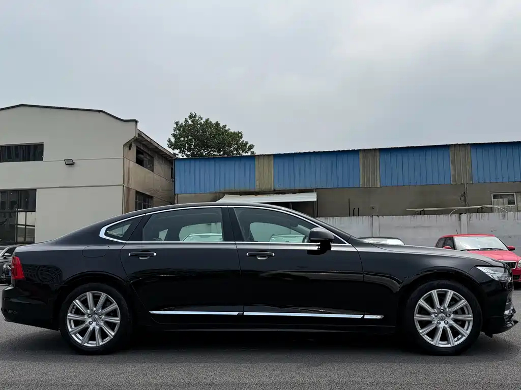 VOLVO S90 2020