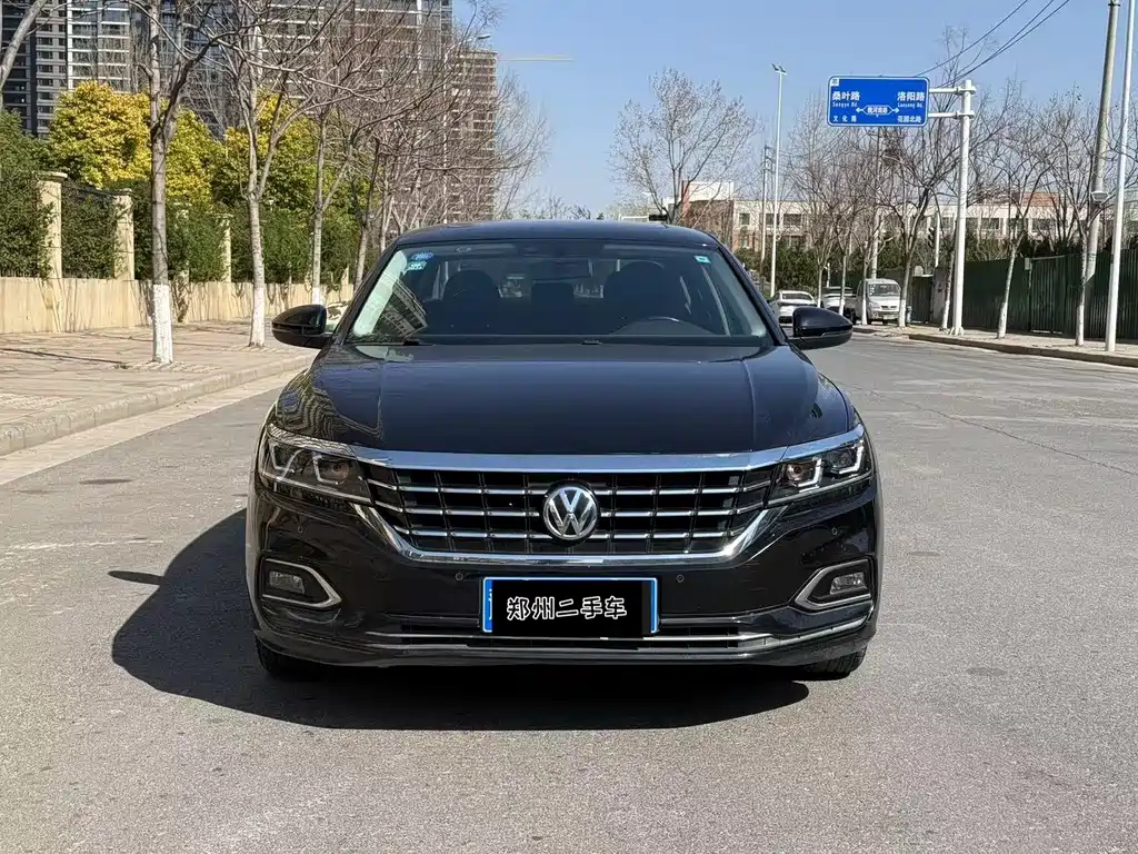 VOLKSWAGEN PASSAT 2019