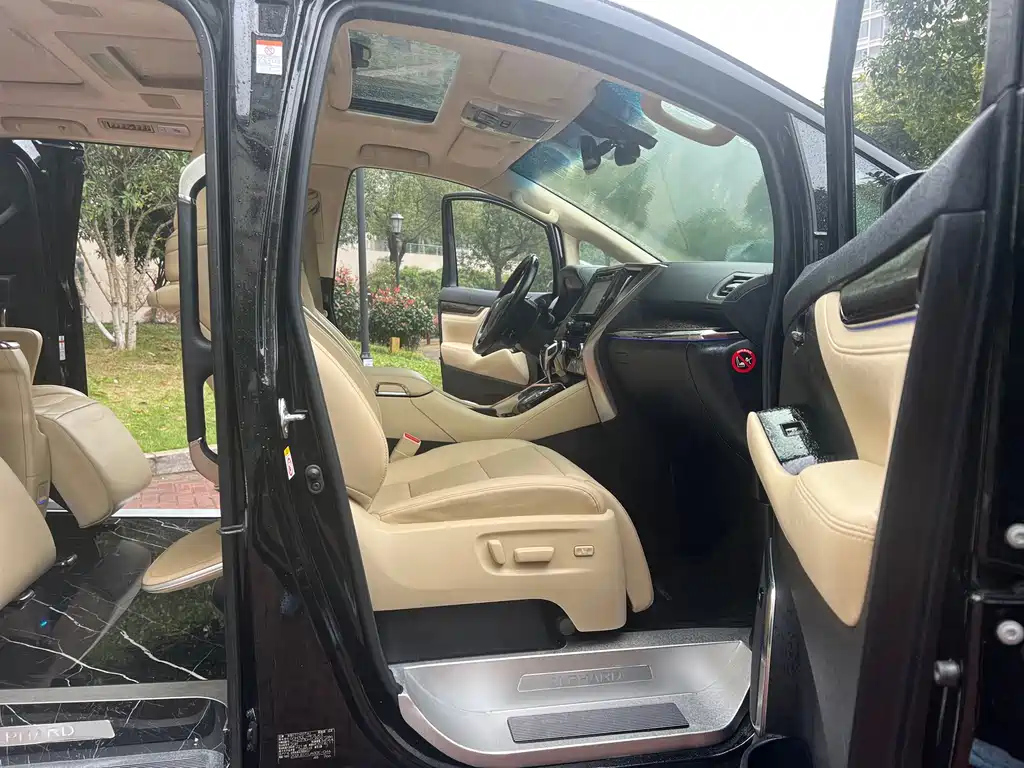 TOYOTA ALPHARD 2019