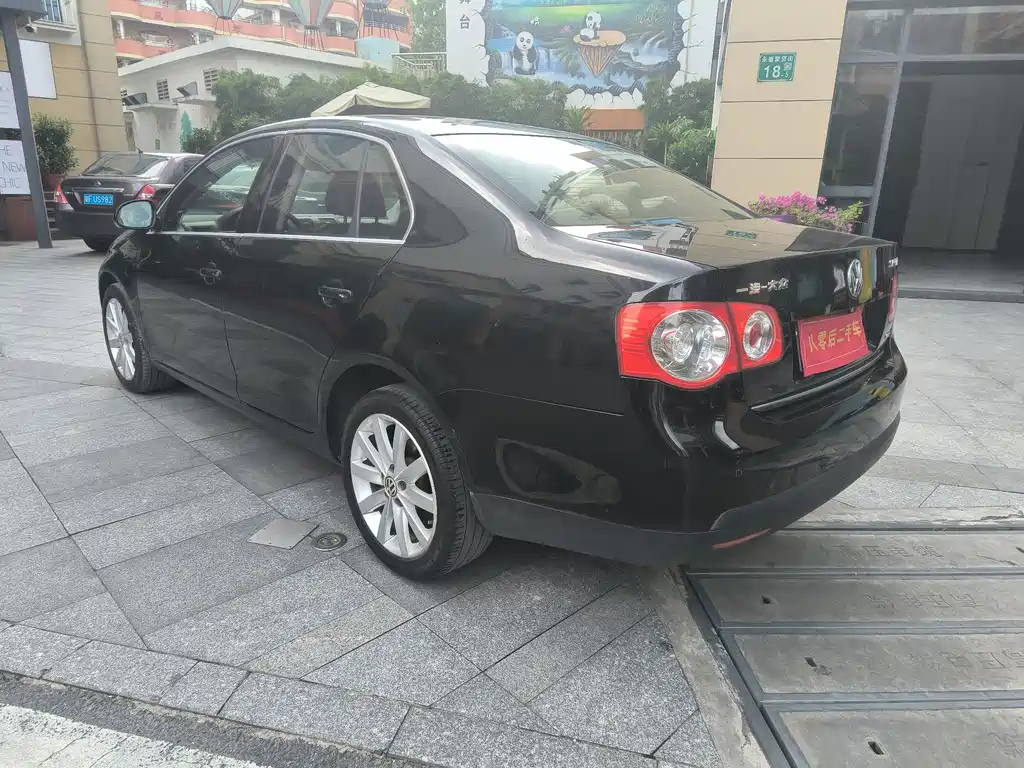 VOLKSWAGEN SAGITAR 2010