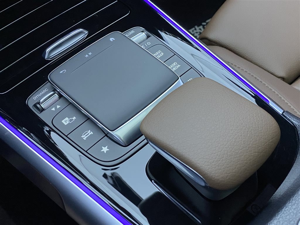 MERCEDES BENZ GLB 2023