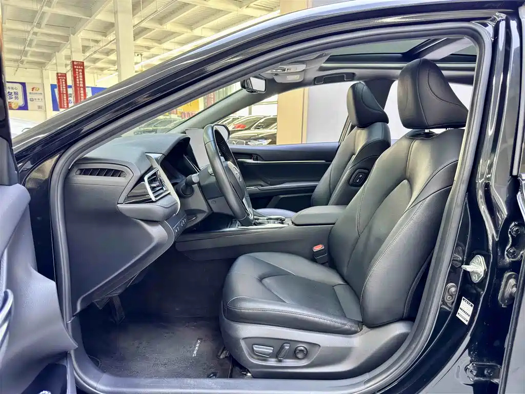 TOYOTA CAMRY 2021